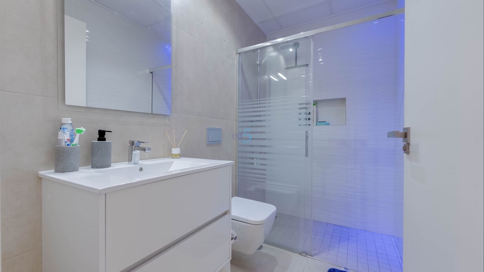 3 sypialnia Willa na sprzedaż w Benijofar z basenem garażem - 374 990 € (Ref: 9713558)