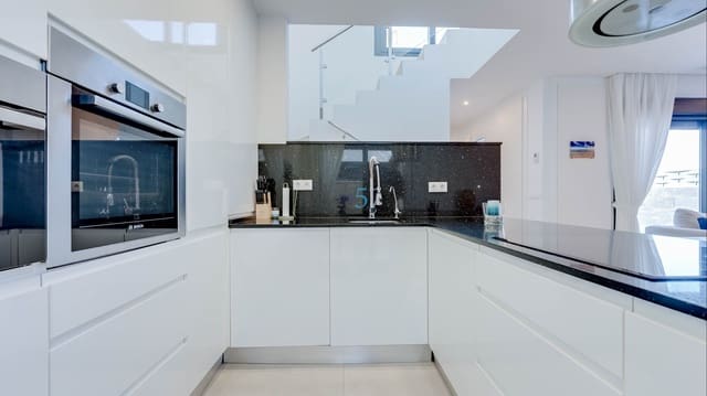 3 sypialnia Willa na sprzedaż w Benijófar z basenem garażem - 389 995 € (Ref: 9713558)