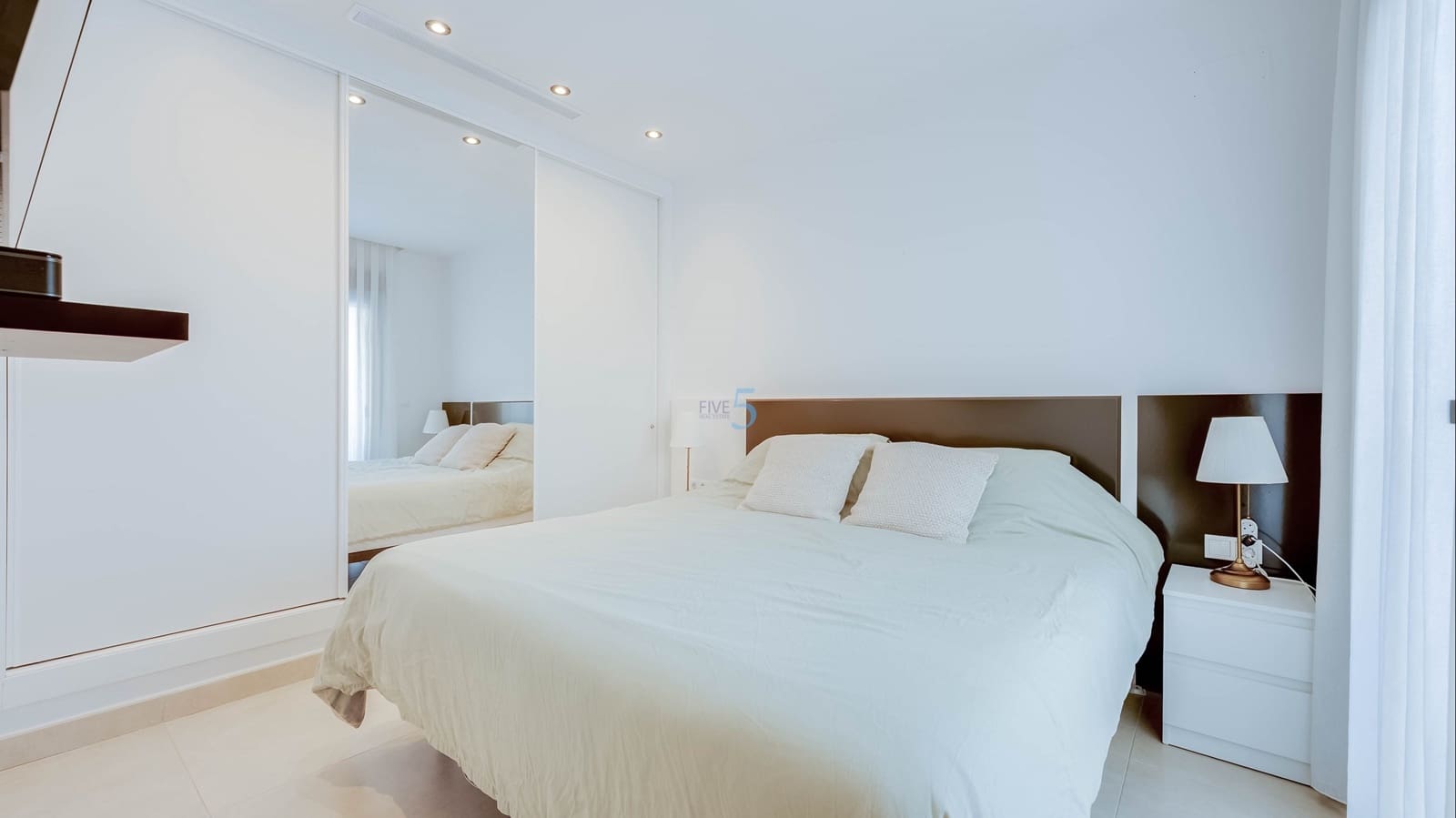3 sypialnia Willa na sprzedaż w Benijofar z basenem garażem - 374 990 € (Ref: 9713558)
