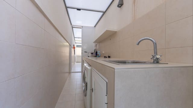 3 sypialnia Willa na sprzedaż w Benijófar z basenem garażem - 389 995 € (Ref: 9713558)