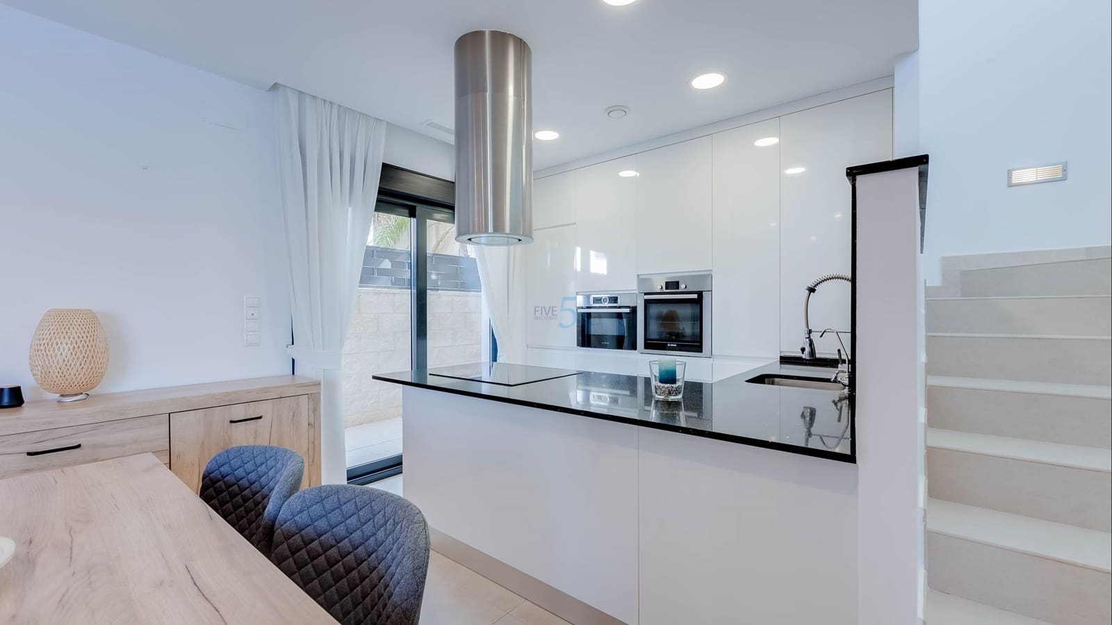 3 sypialnia Willa na sprzedaż w Benijofar z basenem garażem - 374 990 € (Ref: 9713558)