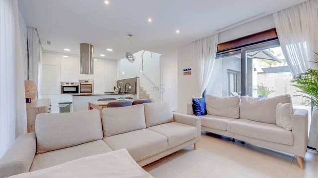 3 sypialnia Willa na sprzedaż w Benijófar z basenem garażem - 389 995 € (Ref: 9713558)