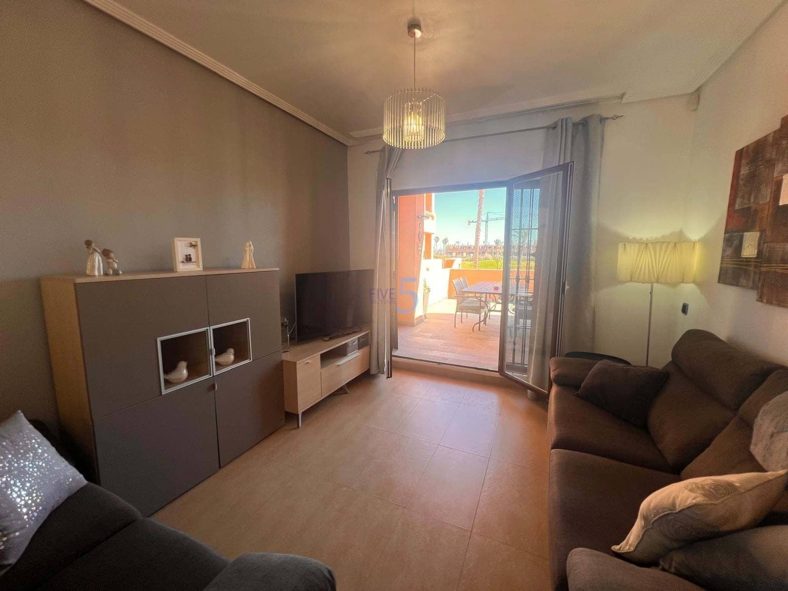 3 makuuhuone Huoneisto myytävänä paikassa Los Alcazares mukana uima-altaan 
autotalli - 265 000 € (Ref: 9713902)