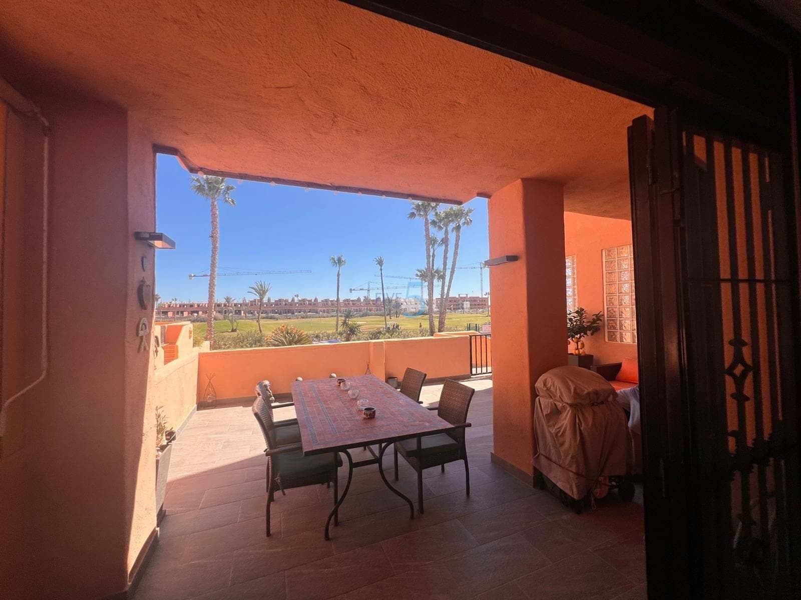 3 makuuhuone Huoneisto myytävänä paikassa Los Alcazares mukana uima-altaan 
autotalli - 265 000 € (Ref: 9713902)