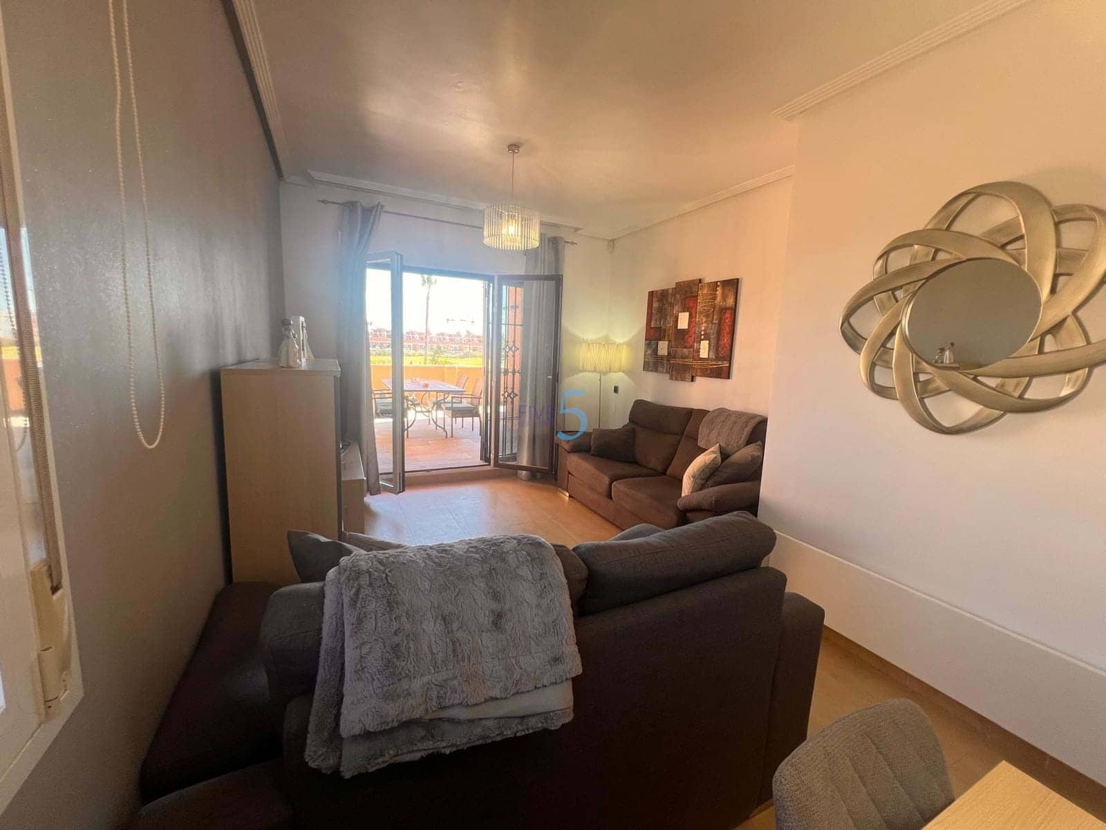 3 makuuhuone Huoneisto myytävänä paikassa Los Alcazares mukana uima-altaan 
autotalli - 265 000 € (Ref: 9713902)