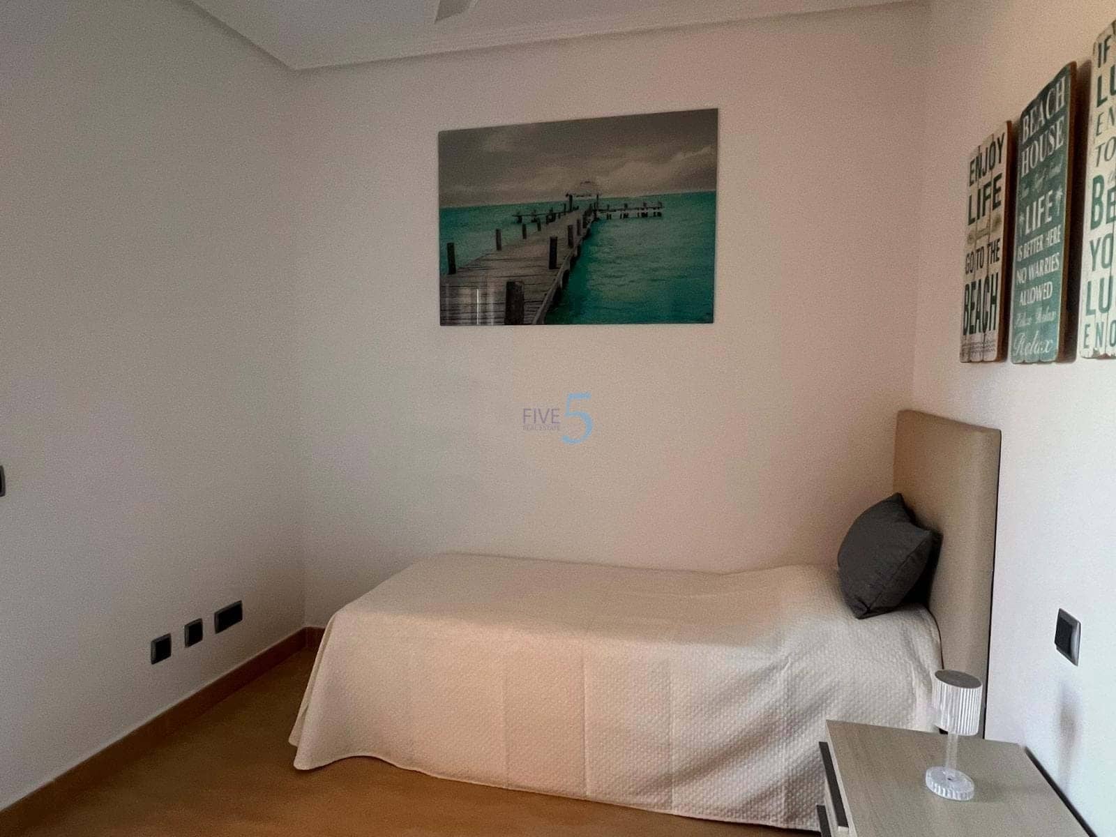 3 makuuhuone Huoneisto myytävänä paikassa Los Alcazares mukana uima-altaan 
autotalli - 265 000 € (Ref: 9713902)