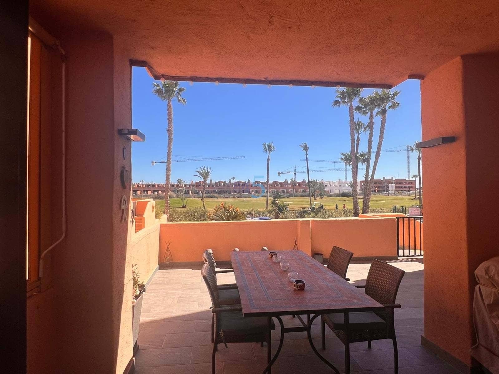 3 makuuhuone Huoneisto myytävänä paikassa Los Alcazares mukana uima-altaan 
autotalli - 265 000 € (Ref: 9713902)