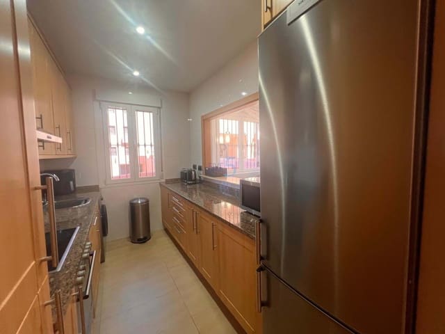 3 makuuhuone Huoneisto myytävänä paikassa Los Alcázares mukana uima-altaan 
autotalli - 265 000 € (Ref: 9713902)