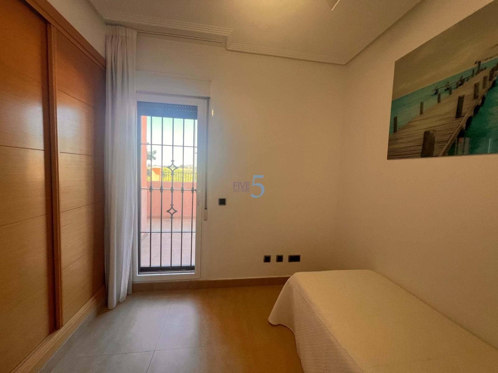 3 makuuhuone Huoneisto myytävänä paikassa Los Alcazares mukana uima-altaan 
autotalli - 265 000 € (Ref: 9713902)