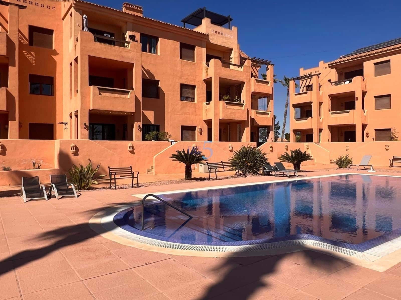 3 makuuhuone Huoneisto myytävänä paikassa Los Alcazares mukana uima-altaan 
autotalli - 265 000 € (Ref: 9713902)