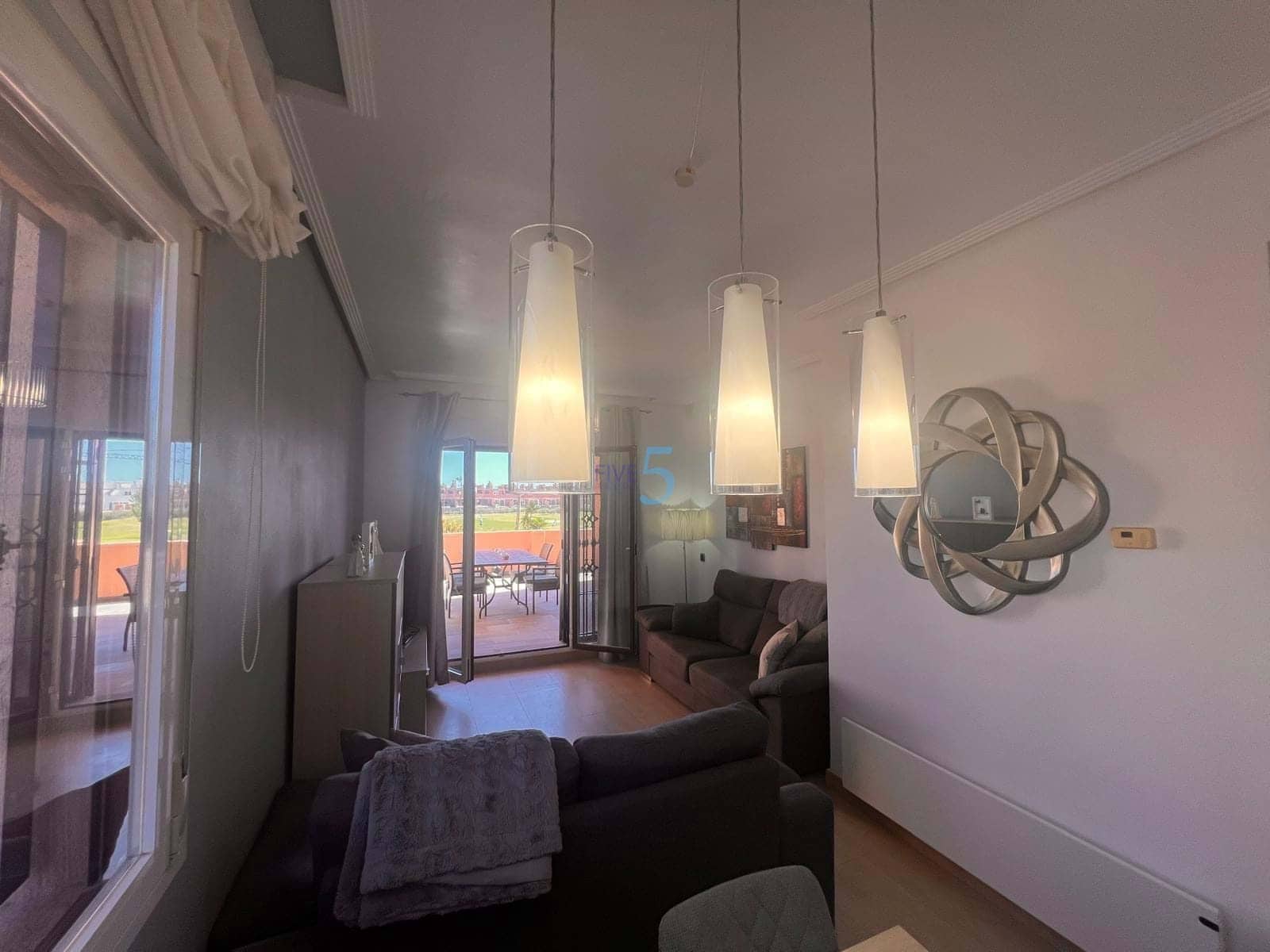 3 makuuhuone Huoneisto myytävänä paikassa Los Alcazares mukana uima-altaan 
autotalli - 265 000 € (Ref: 9713902)