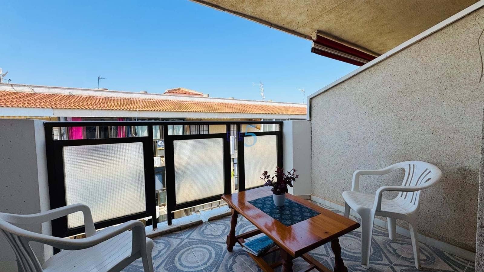 1 soverom Leilighet til salgs i Torrevieja med garasje - € 69 000 (Ref: 9714116)