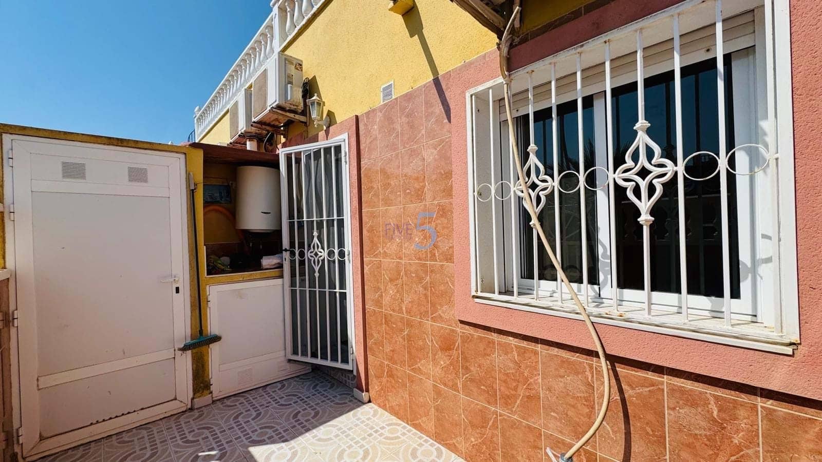 3 sypialnia Dom na sprzedaż w La Zenia z basenem - 259 000 € (Ref: 9714118)