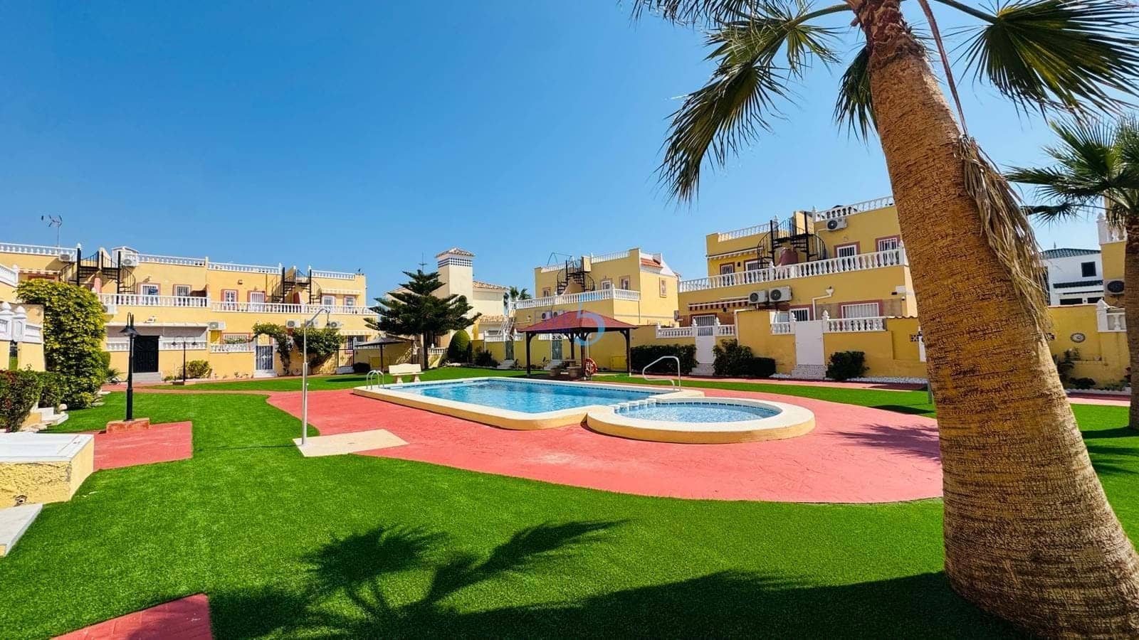 3 sypialnia Dom na sprzedaż w La Zenia z basenem - 259 000 € (Ref: 9714118)