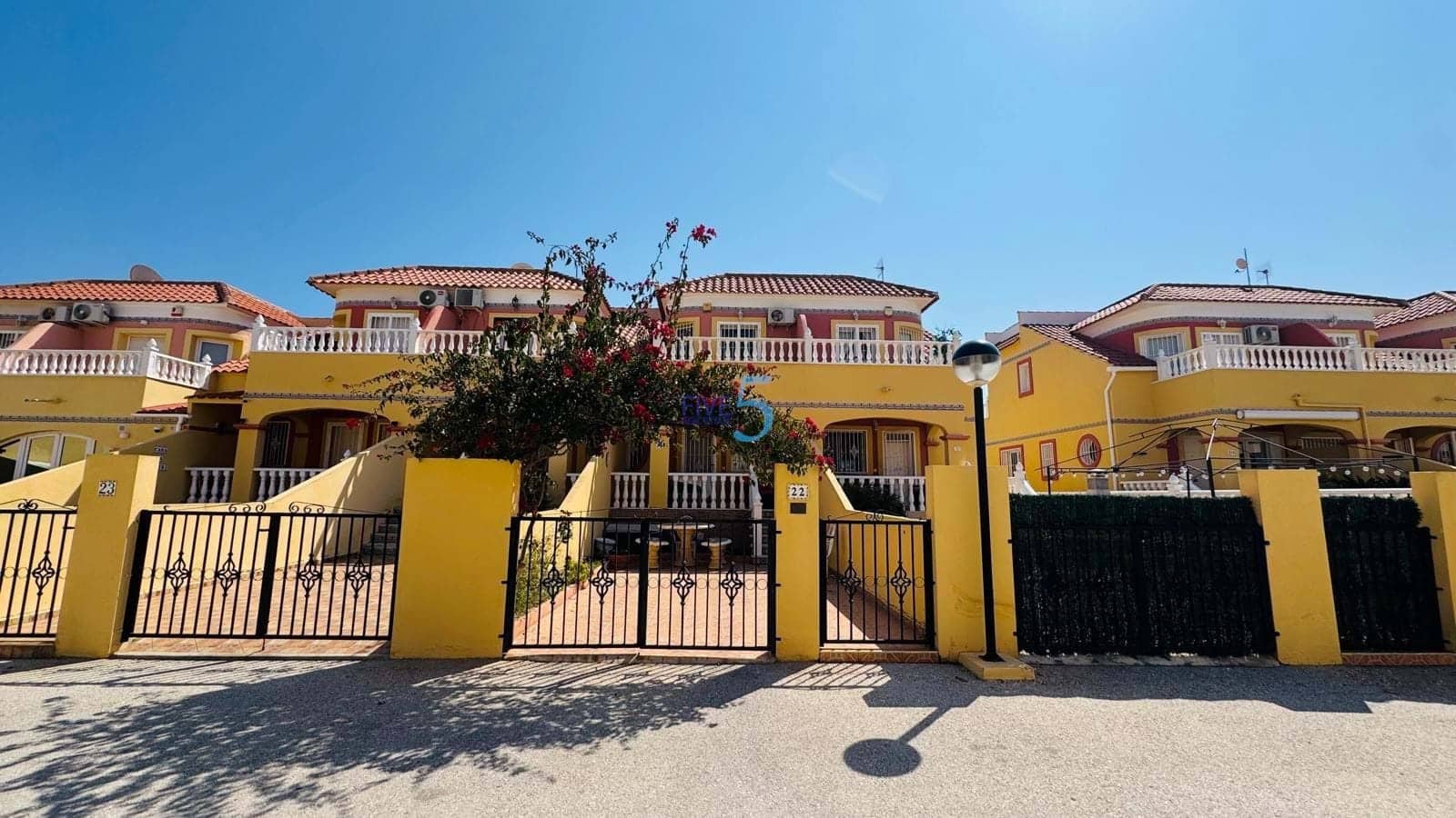 3 sypialnia Dom na sprzedaż w La Zenia z basenem - 259 000 € (Ref: 9714118)