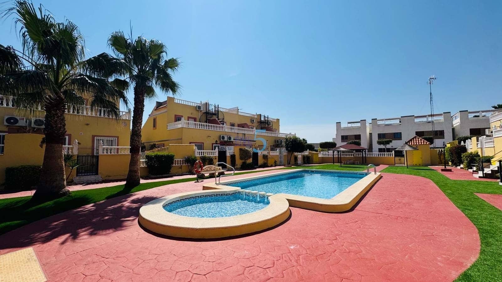 3 sypialnia Dom na sprzedaż w La Zenia z basenem - 259 000 € (Ref: 9714118)