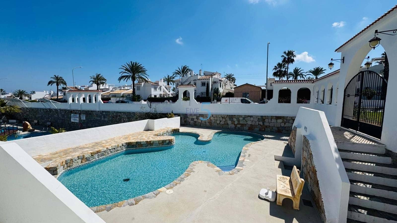 3 sypialnia Willa na sprzedaż w Villamartin z basenem - 365 000 € (Ref: 9715380)