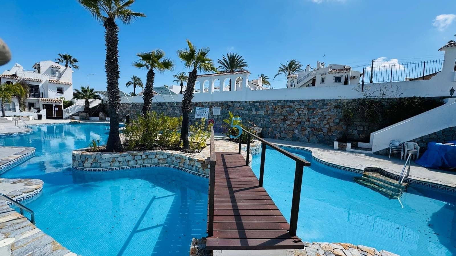 3 sypialnia Willa na sprzedaż w Villamartin z basenem - 365 000 € (Ref: 9715380)