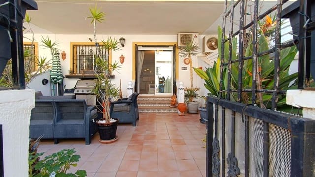 Apartamento de 4 habitaciones en San Miguel de Salinas en venta con piscina - 165.000 € (Ref: 9715711)