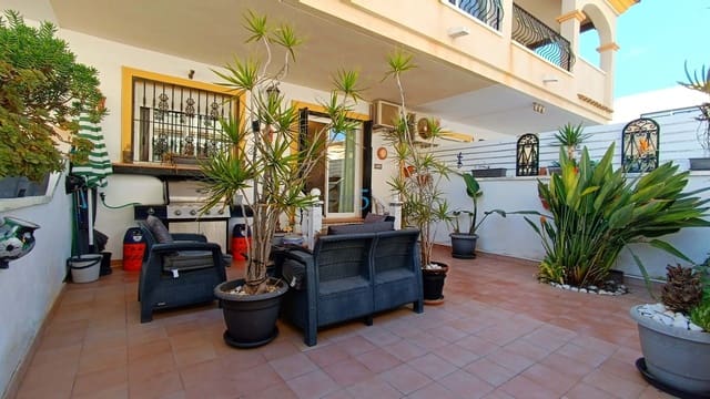 Apartamento de 4 habitaciones en San Miguel de Salinas en venta con piscina - 165.000 € (Ref: 9715711)