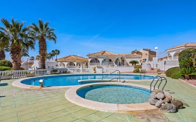 3 chambre Villa/Maison à vendre à Benijófar avec piscine - 239 000 € (Ref: 9715712)