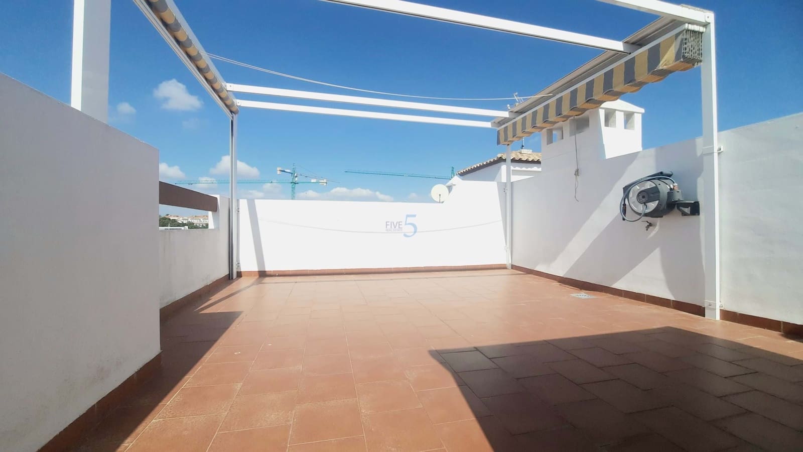 2 soverom Leilighet til salgs i Orihuela Costa med svømmebasseng garasje - € 198 000 (Ref: 9716687)