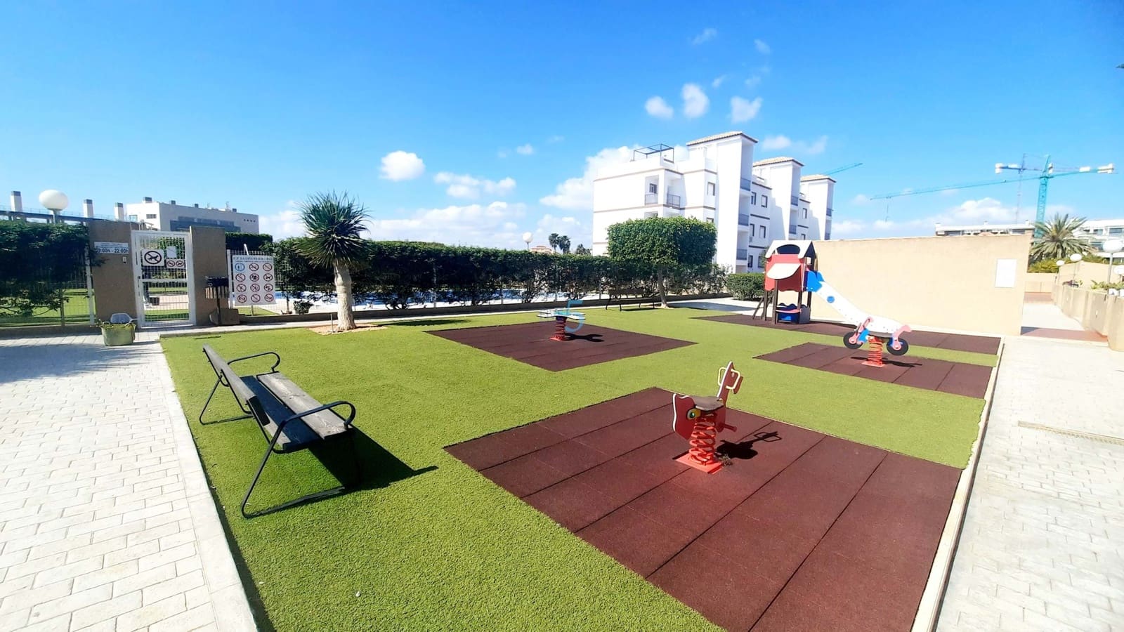 2 soverom Leilighet til salgs i Orihuela Costa med svømmebasseng garasje - € 198 000 (Ref: 9716687)