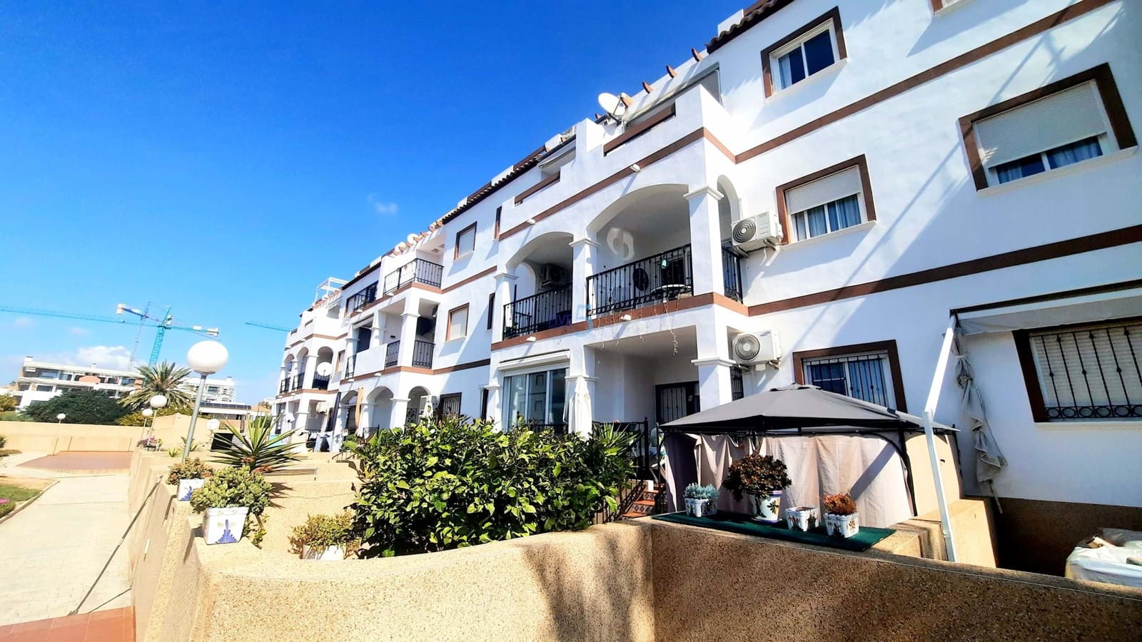 2 soverom Leilighet til salgs i Orihuela Costa med svømmebasseng garasje - € 198 000 (Ref: 9716687)