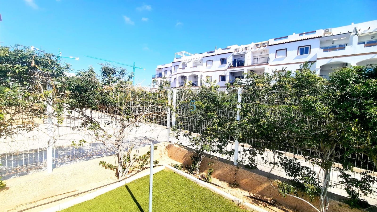 2 soverom Leilighet til salgs i Orihuela Costa med svømmebasseng garasje - € 198 000 (Ref: 9716687)