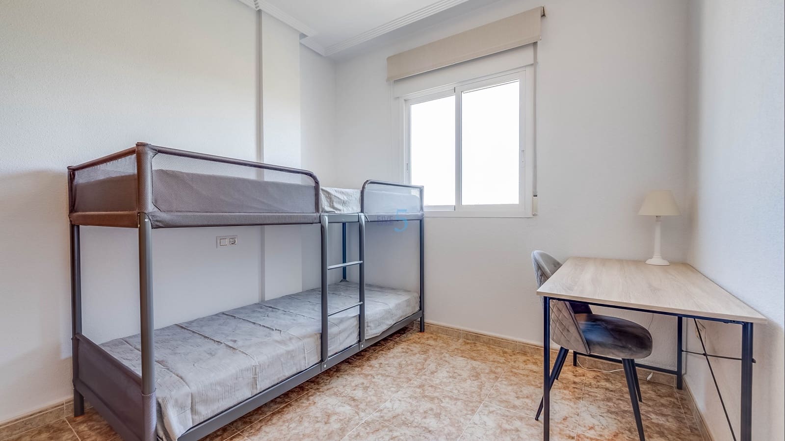 2 makuuhuone Huoneisto myytävänä paikassa Orihuela Costa mukana uima-altaan 
autotalli - 198 000 € (Ref: 9716687)