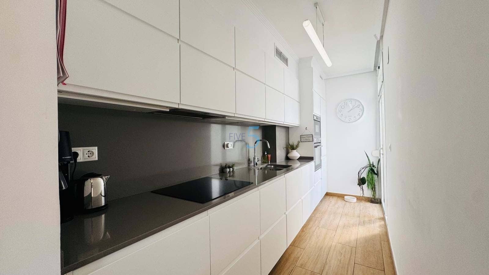 2 makuuhuone Huoneisto myytävänä paikassa Orihuela Costa mukana uima-altaan 
autotalli - 239 000 € (Ref: 9716689)