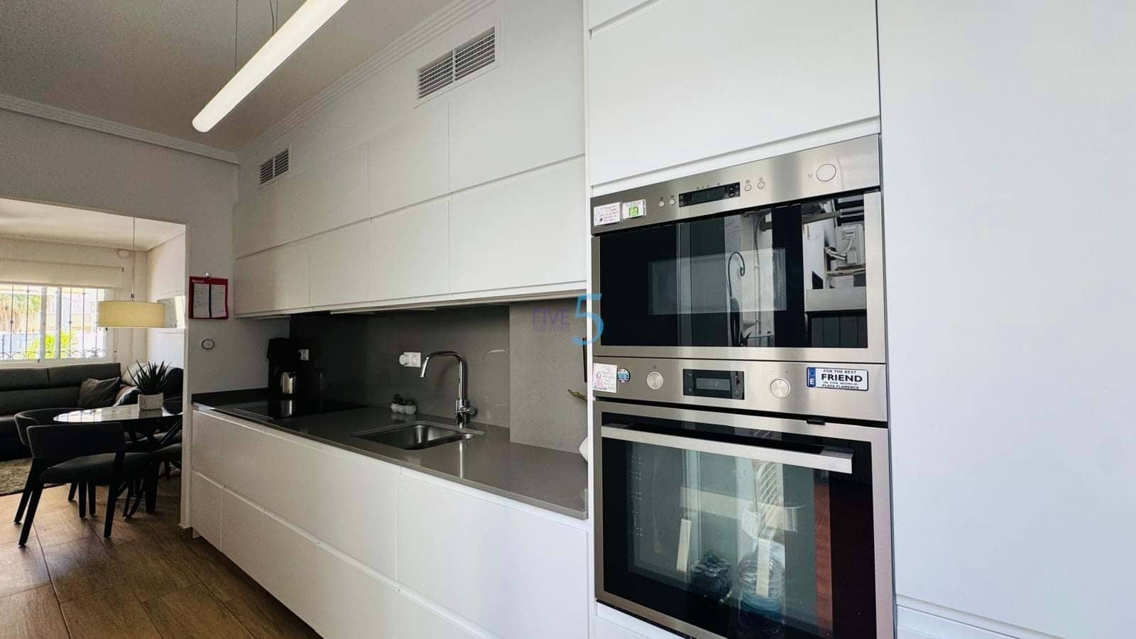 2 makuuhuone Huoneisto myytävänä paikassa Orihuela Costa mukana uima-altaan 
autotalli - 239 000 € (Ref: 9716689)