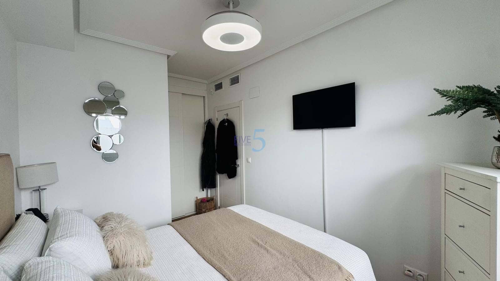 2 makuuhuone Huoneisto myytävänä paikassa Orihuela Costa mukana uima-altaan 
autotalli - 239 000 € (Ref: 9716689)