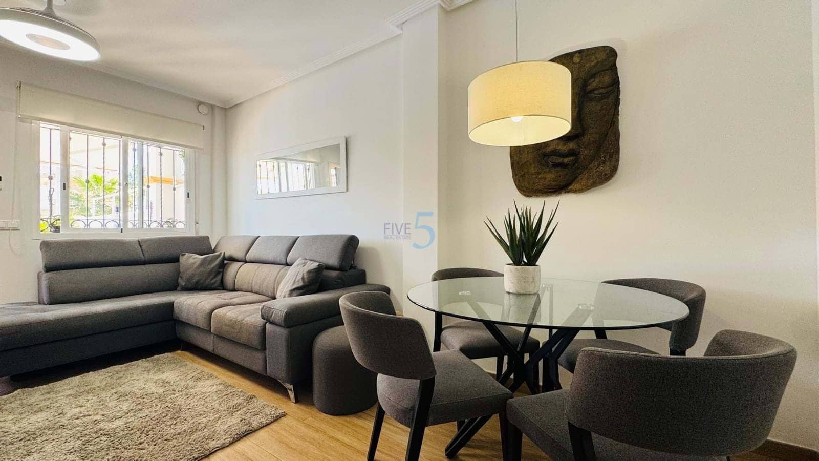 2 makuuhuone Huoneisto myytävänä paikassa Orihuela Costa mukana uima-altaan 
autotalli - 239 000 € (Ref: 9716689)