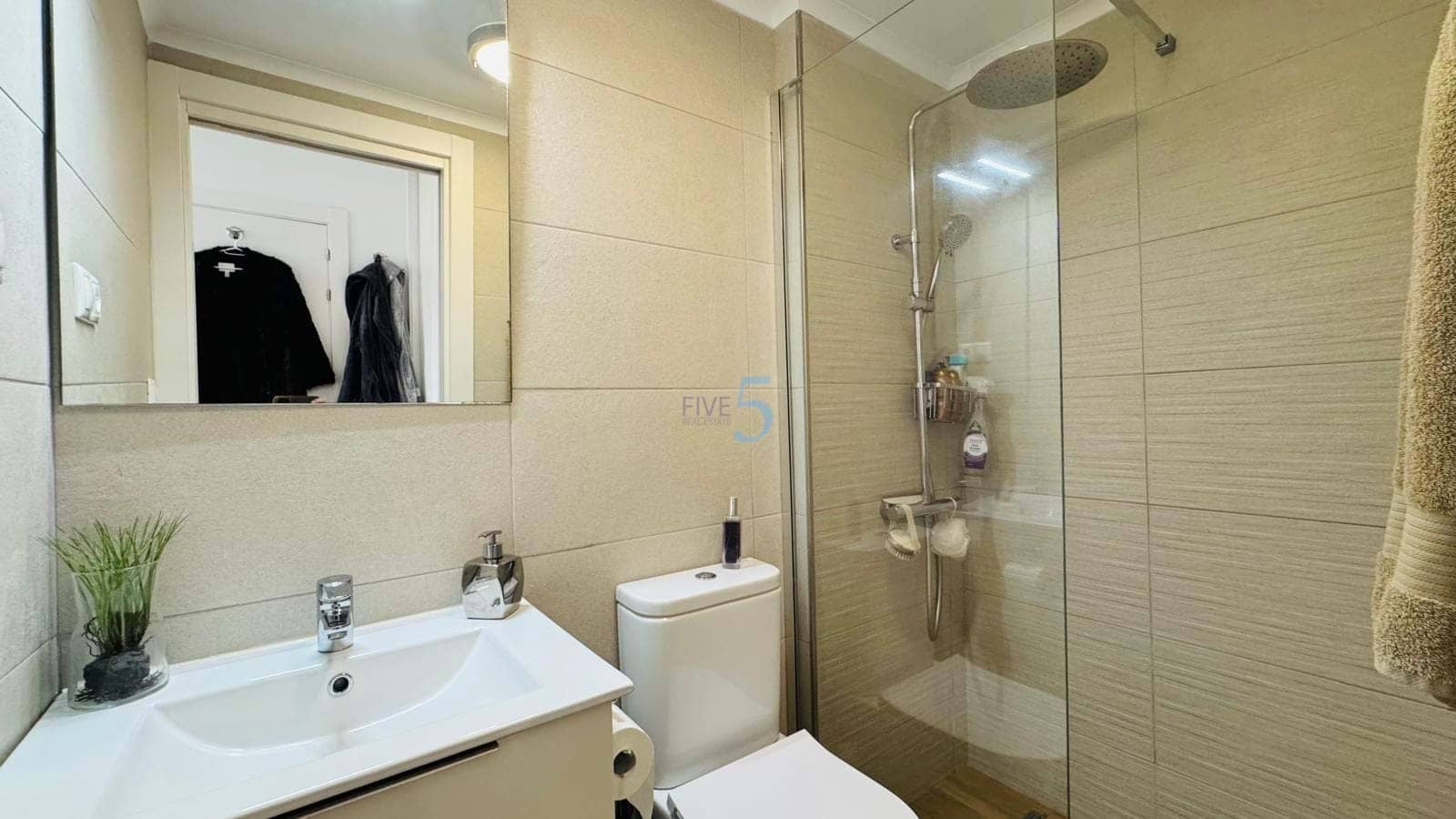 2 makuuhuone Huoneisto myytävänä paikassa Orihuela Costa mukana uima-altaan 
autotalli - 239 000 € (Ref: 9716689)