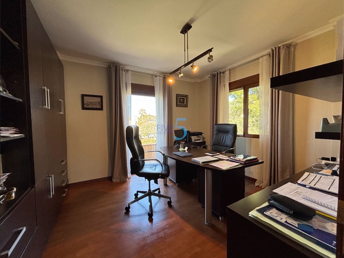 5 sovrum Villa till salu i Ciudad Quesada med pool garage - 630 000 € (Ref: 9720344)