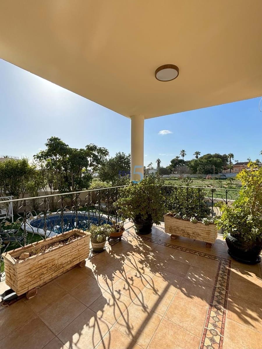 5 sovrum Villa till salu i Ciudad Quesada med pool garage - 630 000 € (Ref: 9720344)