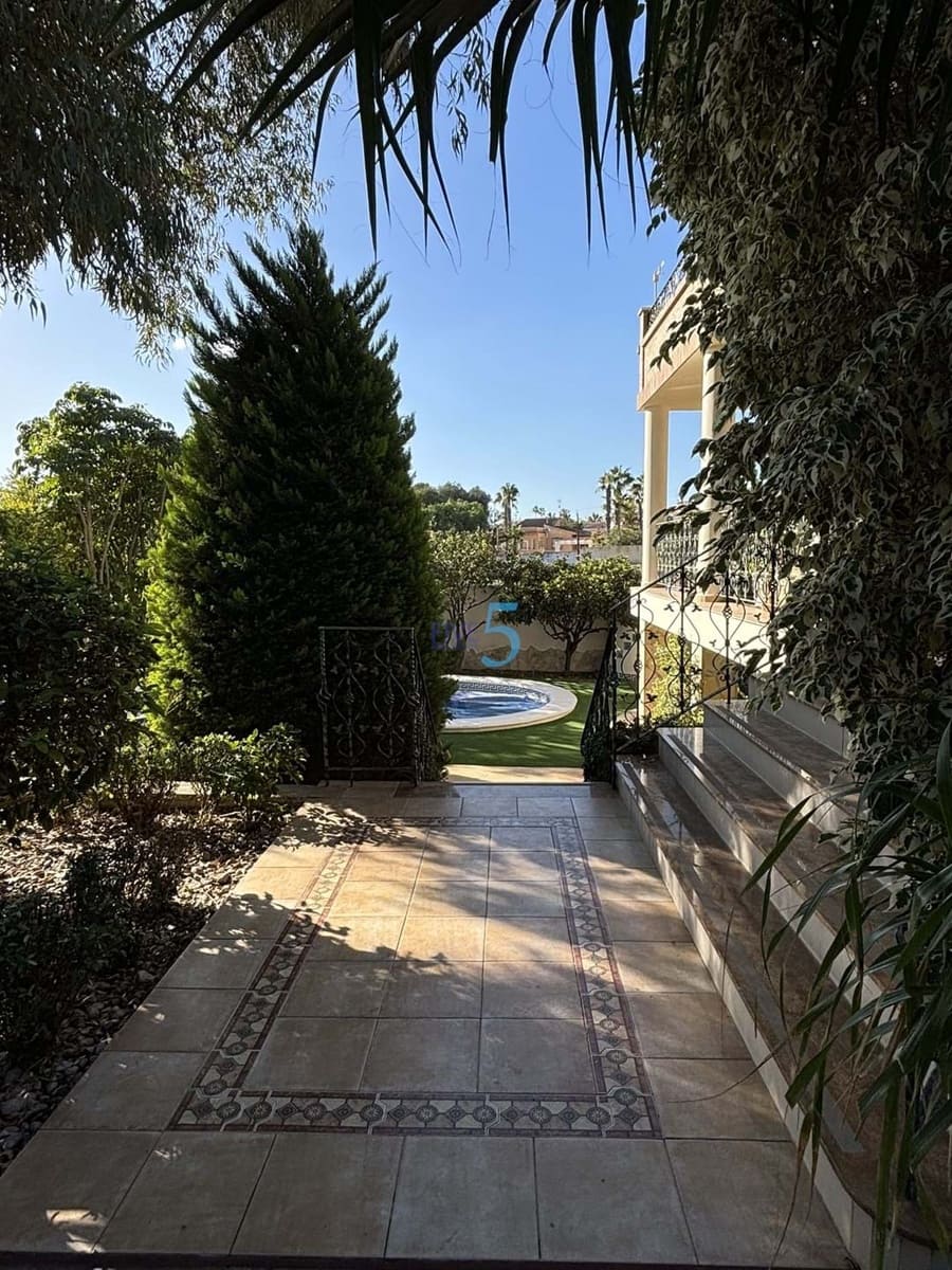 5 sovrum Villa till salu i Ciudad Quesada med pool garage - 630 000 € (Ref: 9720344)