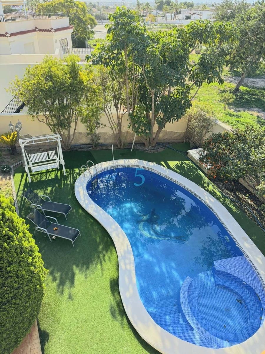 5 sovrum Villa till salu i Ciudad Quesada med pool garage - 630 000 € (Ref: 9720344)