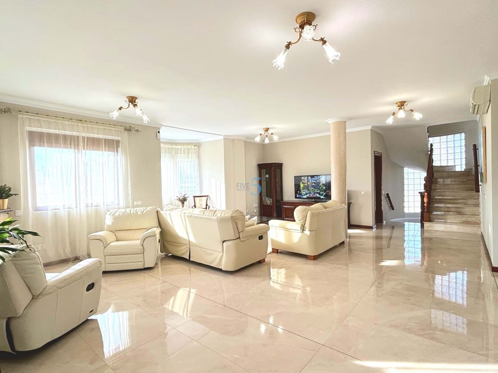 5 sovrum Villa till salu i Ciudad Quesada med pool garage - 630 000 € (Ref: 9720344)