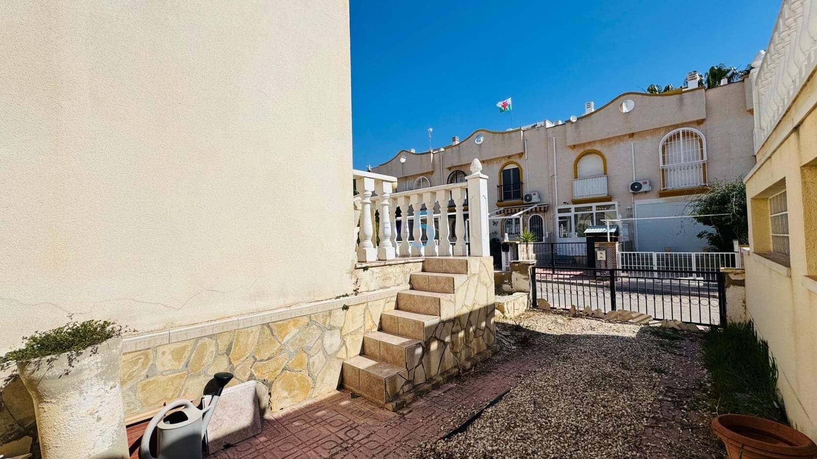 2 bedroom Bungalow for sale in La Florida with garage - € 159,995 (Ref: 9720492)