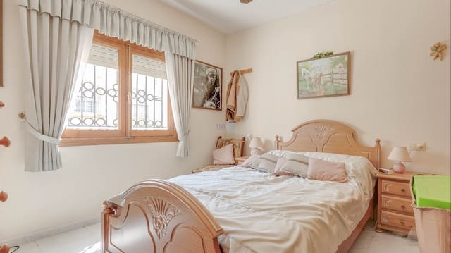 2 makuuhuone Bungalow myytävänä paikassa La Florida, Orihuela mukana 
autotalli - 159 995 € (Ref: 9720492)