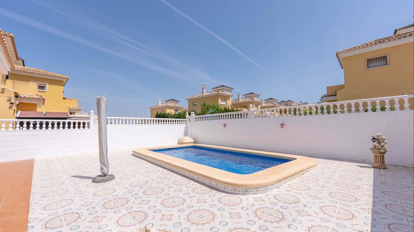 3 bedroom Villa for sale in Lo Crispin with pool - € 285,000 (Ref: 9720902)
