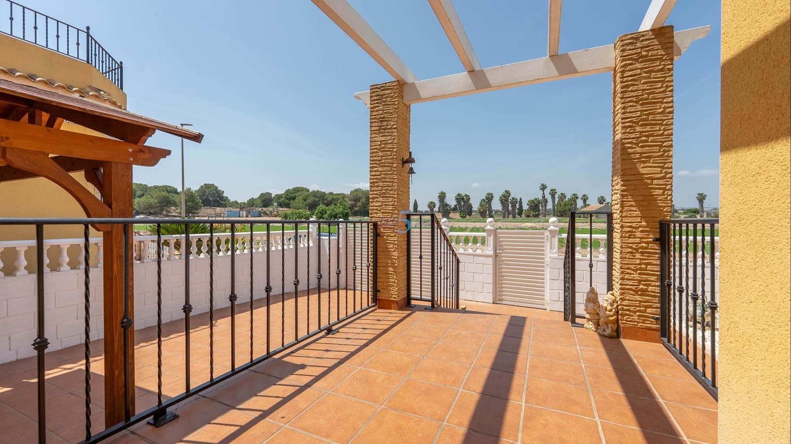 3 bedroom Villa for sale in Lo Crispin with pool - € 285,000 (Ref: 9720902)