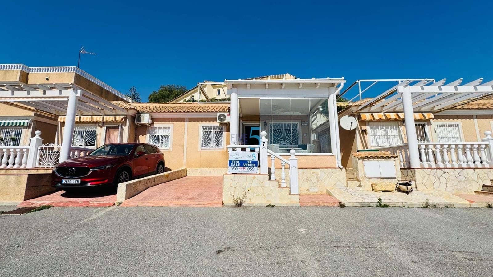 2 soveværelse Bungalow til salg i Ciudad Quesada med swimmingpool - € 167.950 (Ref: 9723558)