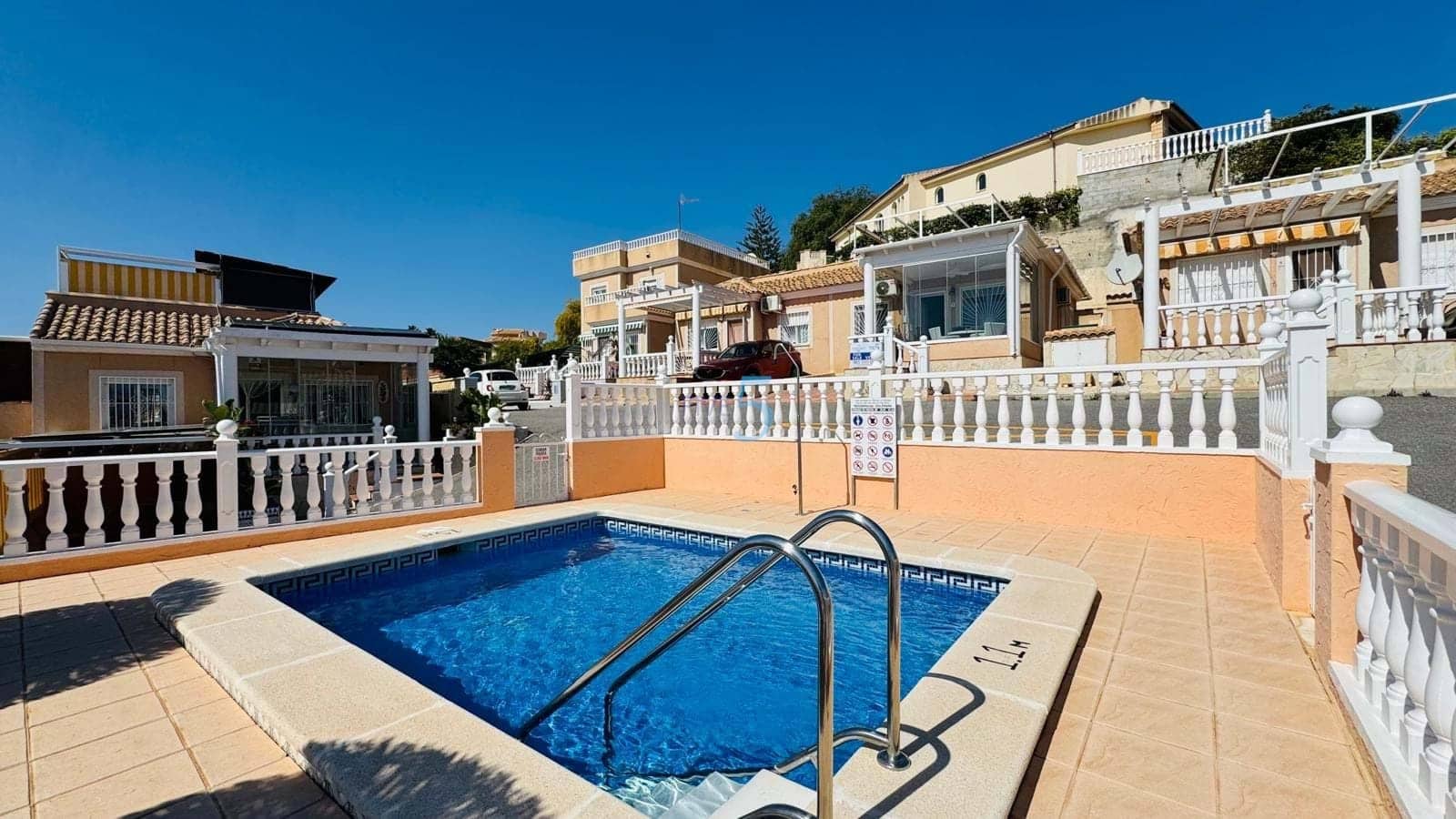 2 soveværelse Bungalow til salg i Ciudad Quesada med swimmingpool - € 167.950 (Ref: 9723558)