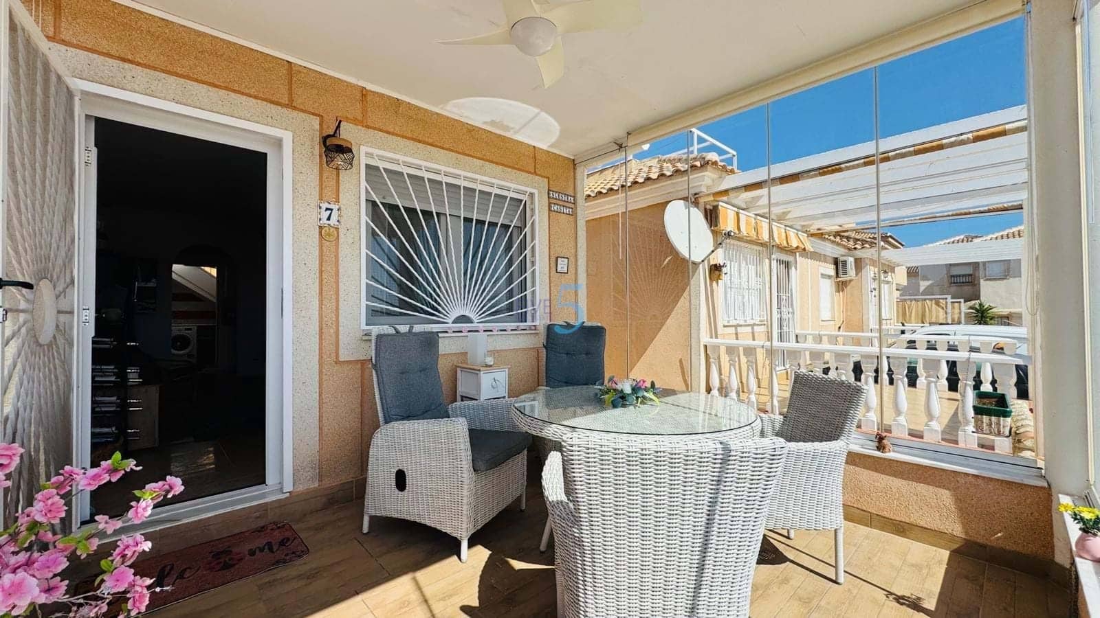 2 soveværelse Bungalow til salg i Ciudad Quesada med swimmingpool - € 167.950 (Ref: 9723558)