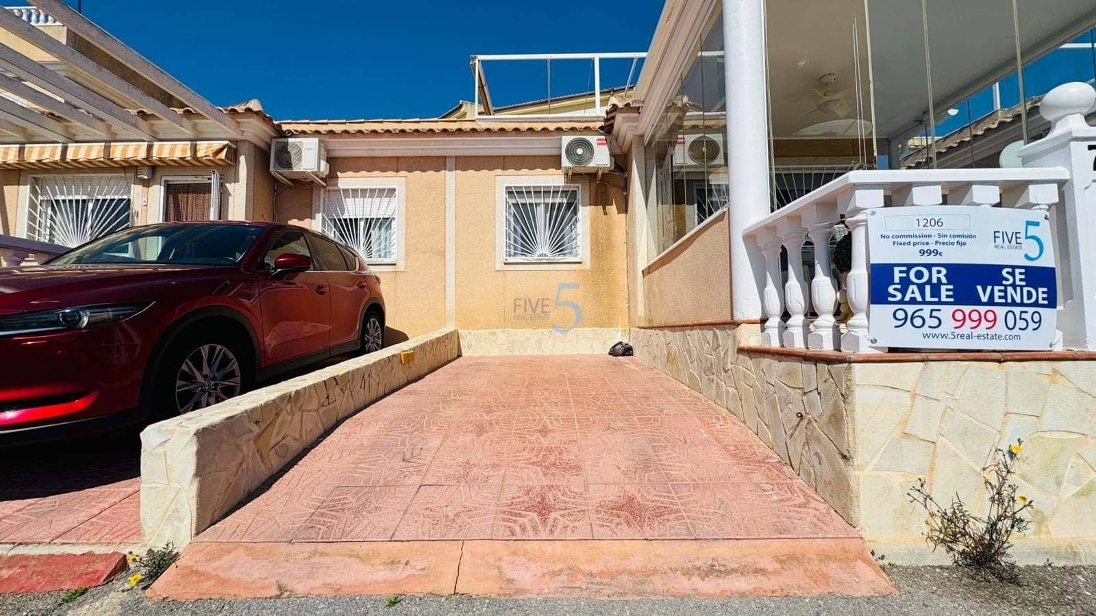 2 soveværelse Bungalow til salg i Ciudad Quesada med swimmingpool - € 167.950 (Ref: 9723558)