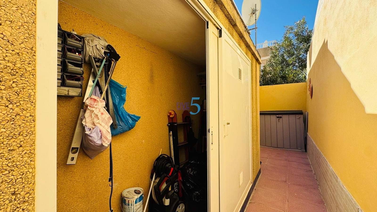 2 soveværelse Bungalow til salg i Ciudad Quesada med swimmingpool - € 167.950 (Ref: 9723558)