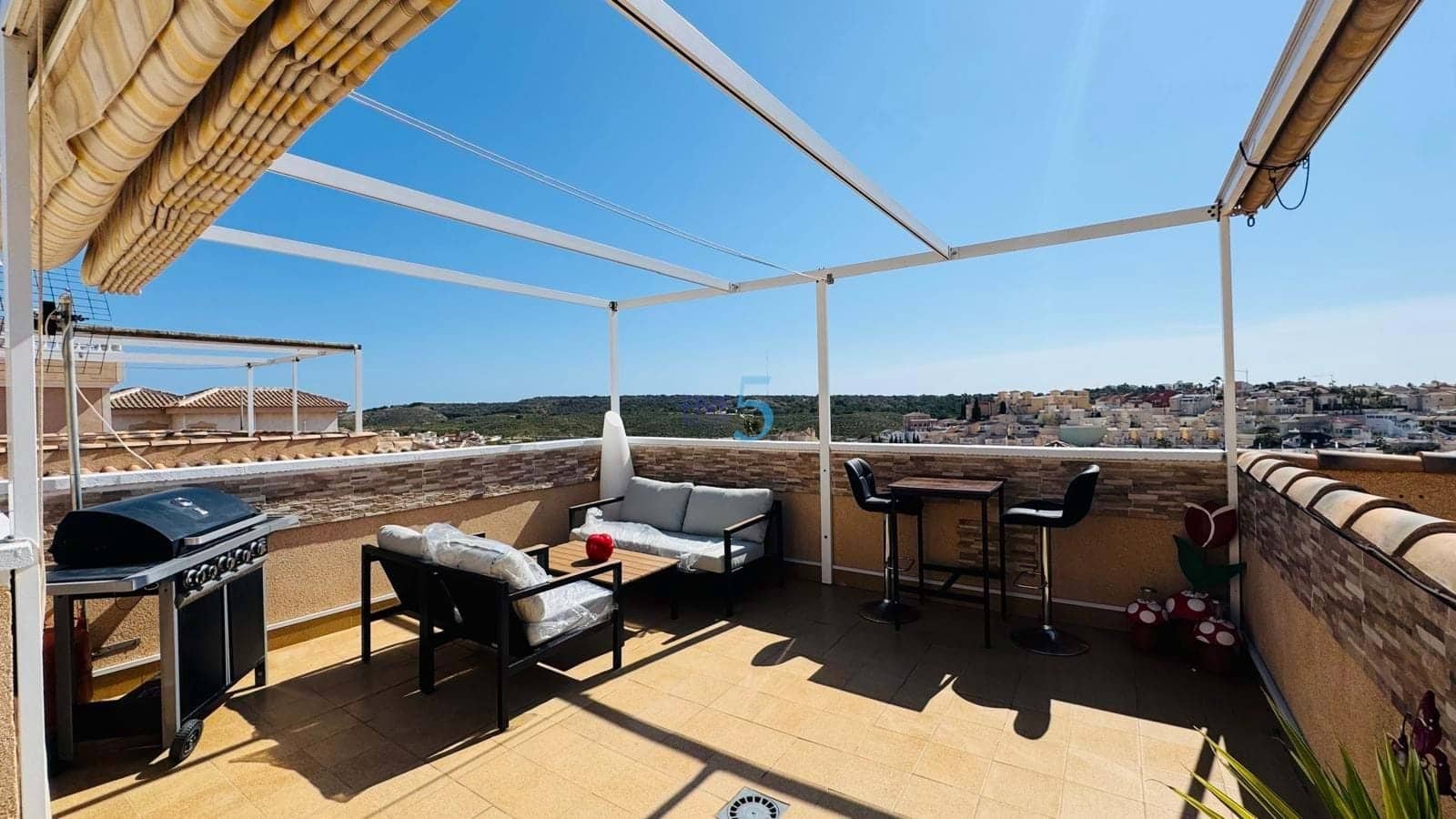 2 soveværelse Bungalow til salg i Ciudad Quesada med swimmingpool - € 167.950 (Ref: 9723558)